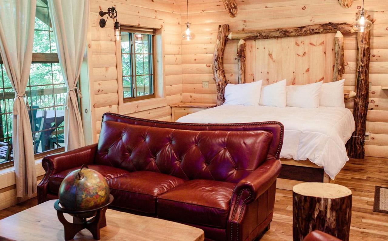 Cricket Hill Treehouse By Amish Country Lodging Millersburg Eksteriør billede